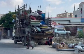 بين الموت والتهجير.. معاناة مستمرة وأعباء مالية تثقل كاهل النازحين من غزة