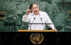 الرئيس الكولومبي يطالب بملاحقة ترامب جنائيا لغاراته بالبحر الكاريبي