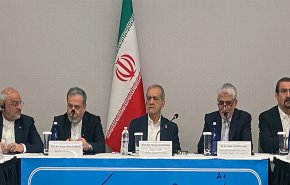 بزشكيان يلتقي ممثلي الحركات المناهضة للحرب في امريكا