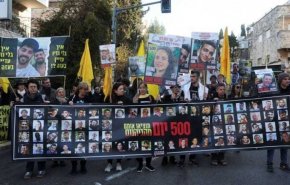 الإعلام العبري: إطلاق سراح الأسرى يبدأ صباح اليوم