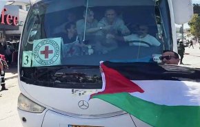 تحرير 96 معتقلا من ذوي المؤبدات والاحكام العالية من سجن 'عوفر'