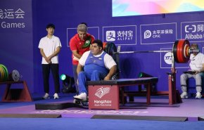 رباع ايراني يتقلد الذهبية لرفع الاثقال لذوي الاحتياجات الخاصة