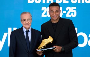 مبابي يتسلم جائزة 'الحذاء الذهبي' لأفضل هداف في أوروبا