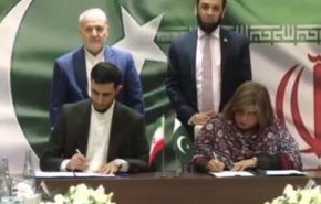 توقيع خمس اتفاقيات للتعاون الإعلامي والثقافي بين إيران وباكستان