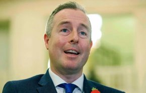 تلاش پارلمان محلی ایرلند برای برکناری وزیر آموزش پس از سفر وی به سرزمین‌های اشغالی فلسطین