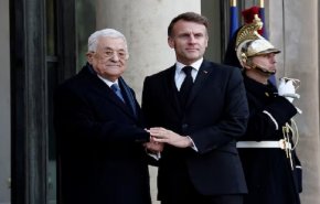 ماكرون وعباس يعلنان تشكيل لجنة لصياغة دستور الدولة الفلسطينية