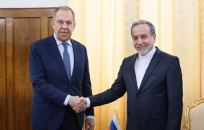 گفتگوی تلفنی وزیر خارجه روسیه با عراقچی
