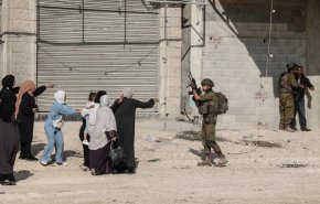 اقتحامات مسعورة للاحتلال تمتد من القدس إلى الخليل وتطال عشرات المناطق