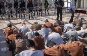 سجون الإحتلال.. روايات مُرعبة من صعق الكهرباء الى ارتداء الحفاضات