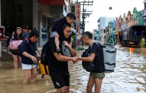 شمار قربانیان سیلاب‌های ویرانگر جنوب شرق آسیا به  ۱۰۰۰ نفر رسید