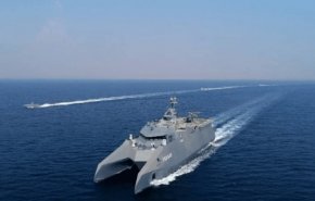 حرس الثورة يجري مناورات بحرية في مياه الخليج الفارسي