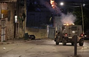 تصعيد ميداني متواصل للعدوان.. حملة دهم واعتقالات في الضفة