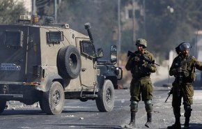 شبان فلسطينيون يواجهون قوات الاحتلال في طولكرم وطوباس