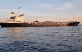 توقیف کشتی حامل چهار میلیون لیتر سوخت قاچاق در خلیج‌فارس + فیلم