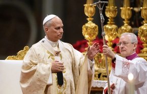 بابا الفاتيكان يوجّه انتقادًا غير مسبوق للإحتلال خلال قداس الميلاد