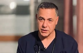 یک سال از بازداشت دکتر حسام ابوصفیه گذشت؛ پزشکی که نجات بیماران را بر جان خود مقدم شمرد