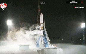 شاهد: إيران تطلق ثلاثة أقمار صناعية بنجاح لوضعها في المدار الشمسي 