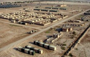 امريكا تخلي قاعدة عين الاسد وتسلمها للجانب العراقي
