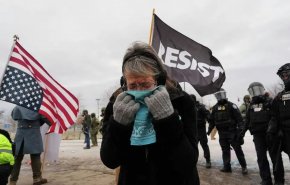 رسانه اسپانیایی: نخستین سال حضور «ترامپ»، سایه‌ جنگ داخلی بر آمریکا افکنده‌ است