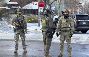 پلیس آمریکا مردم معترض خود را به مرگ تهدید کرد + فیلم