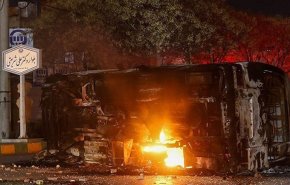 لماذا قطعت إيران الإنترنت؟