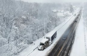 عاصفة أمريكا.. انقطاع الكهرباء عن 400 ألف منزل وإلغاء آلاف الرحلات