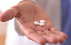 ما هي المخاطر الخفية لتناول الأسبرين اليومي؟