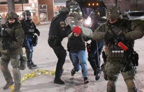 بازداشت‌های گسترده در پی درگیری معترضان و پلیس آمریکا + فیلم