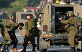 شاهد.. حملة إقتحامات واعتقالات واسعة تطال بلدات شمالي طولكرم 
