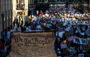 اعلام برگزاری بیش از ۳۰۰ تظاهرات علیه خشونت ماموران اداره مهاجرت در آمریکا