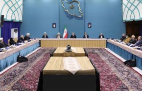 پزشکیان: در دهه فجر آرمان‌های انقلاب را نه‌ تنها در گفتار بلکه در عمل زنده کنیم