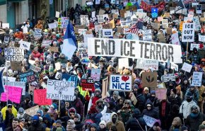 مينيسوتا تنتفض ضد حملة ترامب للهجرة