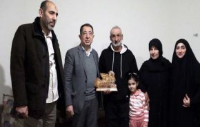 حاج حسن در بازدید از خانواده‌های زندانیان: ادامه فشارها برای آزادی اسرا