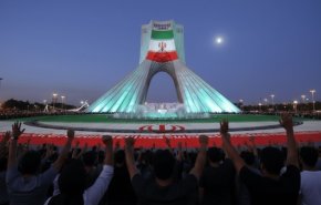 گلبانگ «الله‌ اکبر» در سراسر ایران طنین انداز شد