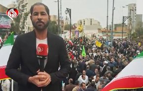 أهواز.. مشارکة واسعة في مسيرة الاحتفال بذکری الثورة الاسلامية