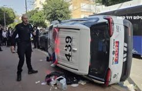 زخمی شدن افسران اسراییلی در درگیری با یهودیان حریدی +فیلم