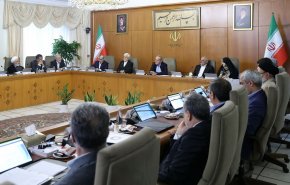 بزشكيان: مشاركة الشعب الواسعة في مسيرات ذكرى انتصار الثورة كانت مذهلة