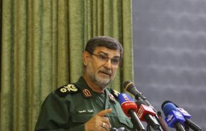 تنكسيري: إشراف استخباراتي شامل على مضيق هرمز برا وبحرا وجوا