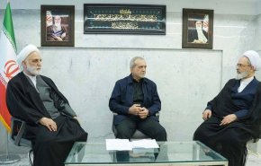 واگذاری اختیار عزل و نصب مقامات نظامی و اعلان صلح و جنگ به شورای موقت رهبری