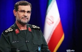 قائد بحرية الحرس: لن تتمكن أي سفينة معادية عبور مضيق هرمز