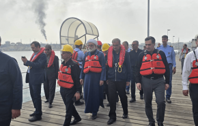 حضور اعضای کمیسیون انرژی مجلس در جزیره خارک/ هیچ وقفه ای در تولیدو صادرات نفت وجود ندارد