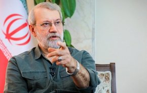 لاریجانی: پیروزی تاریخی مردم ایران بر باقی‌ماندگان جزیره اپستین نزدیک است
