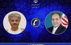 مباحثات هاتفية بين وزيري خارجية إيران وعمان حول التطورات الإقليمية