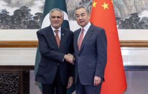 وزیر خارجه پاکستان با دستور کار تحولات غرب آسیا عازم چین شد