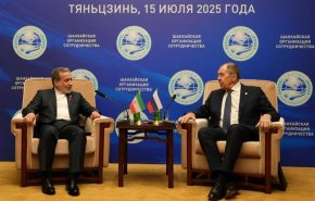 مباحثات هاتفية بين عراقجي ولافروف حول التطورات الإقليمية والعدوان على إيران
