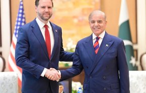 شریف در دیدار با ونس: مشتاق به تسهیل طرفین مذاکرات به سوی صلح پایدار هستیم