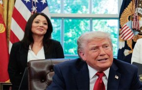 وزيرة العمل في حكومة ترامب تستقيل من منصبها للعمل بالقطاع الخاص!!