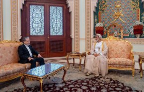 دیدار عراقچی با پادشاه عمان در مسقط

