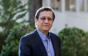 همتی: تمهیدات لازم برای تامین کالاهای اساسی اندیشیده شده است