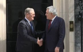 شکست انتخاباتی حزب کارگر انگلیس، براون را به دفتر نخست‌وزیری بازگرداند